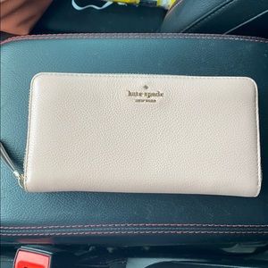 Kate Spade spencer zip around contintental wallet